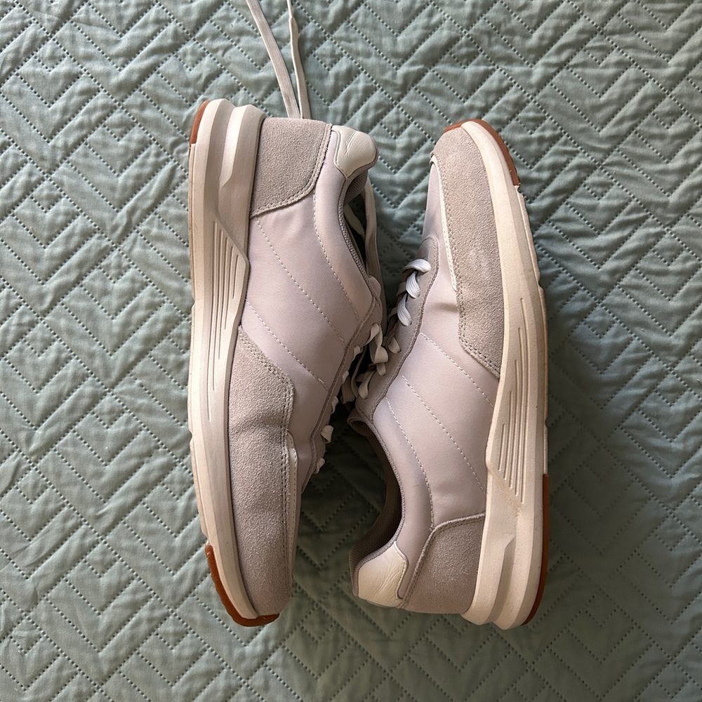 Peter Millar Men's Gray and White Sneakers 11.5